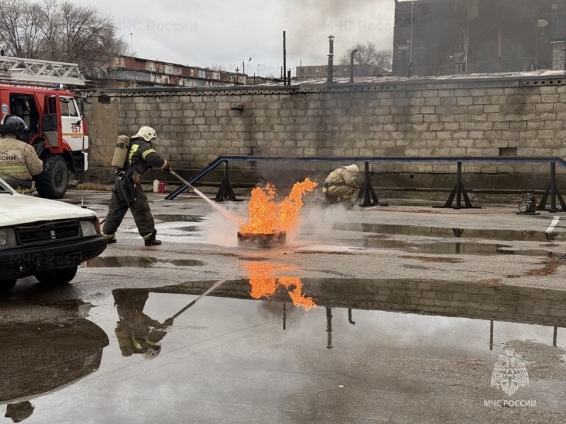 Пожарные 31 отряда отработали навыки ликвидации последствий ДТП в Тольятти Пожарные 31 отряда отработали навыки ликвидации последствий ДТП в Тольятти