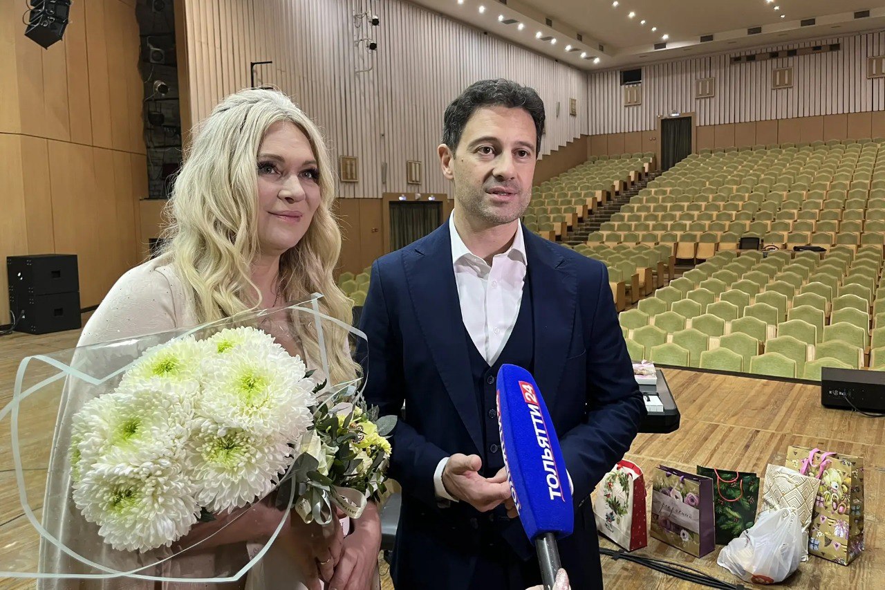 – В Тольятти такой тёплый, просто горячий приём, как будто мы приехали домой! – говорят Антон и Виктория Макарские – В Тольятти такой тёплый, просто горячий приём, как будто мы приехали домой! – говорят Антон и Виктория Макарские