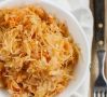 Неожиданный салат из кислой капусты: простота и вкус в каждой порции