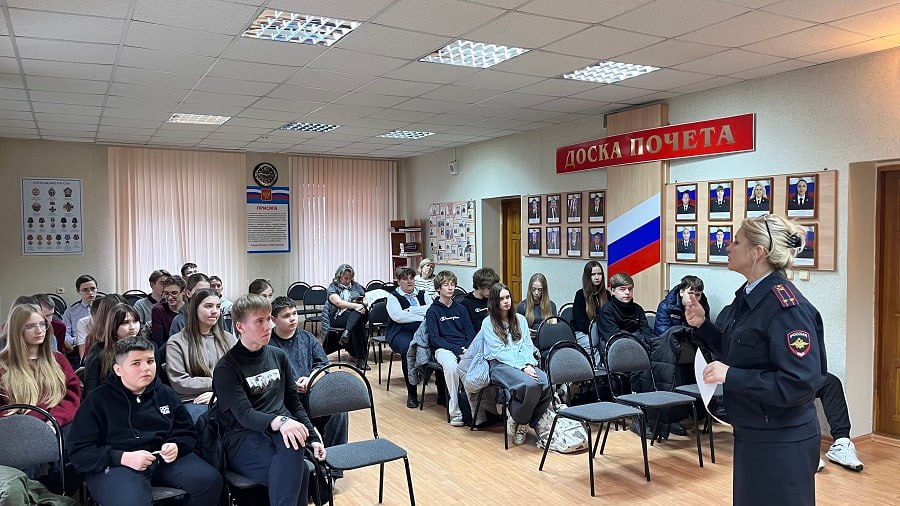 В Самарской области сотрудники полиции и представители Общественных советов при территориальных органах внутренних дел в рамках Всероссийской межведомственной оперативно-профилактической операции «Чистое поколение-2025»...