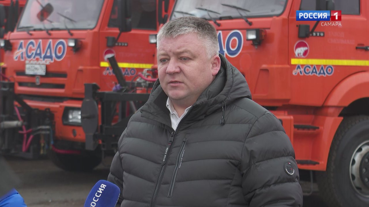 Самарцам показали новую снегоуборочную технику