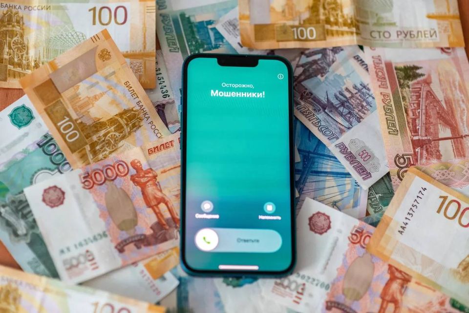 В Севастополе житель Самарской области помог телефонным мошенникам заработать 50 млн рублей