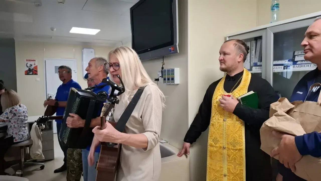 60 килограммов апельсинов, множество писем и Чебурашек доставлены раненым бойцам в госпитали Санкт-Петербурга 60 килограммов апельсинов, множество писем и Чебурашек доставлены раненым бойцам в госпитали Санкт-Петербурга