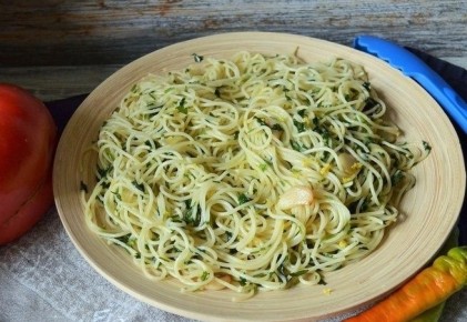 Спагетти с оливковым маслом и чесноком