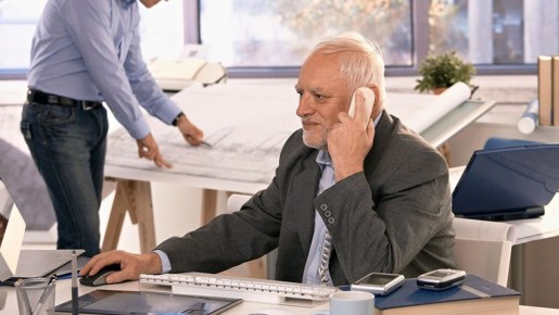 Пенсионеры вторично на рынке труда: как опытные специалисты завоевывают позиции