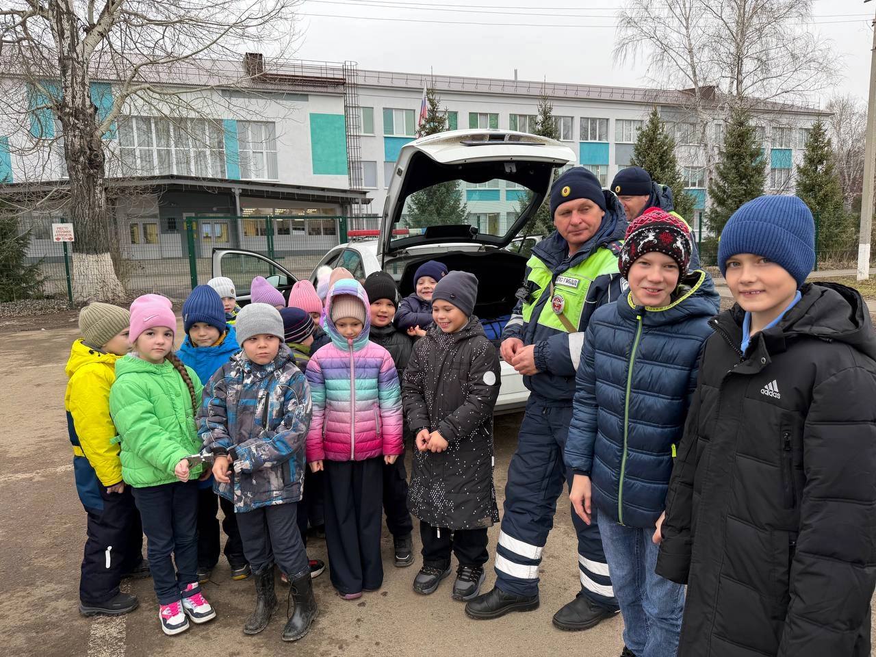 Сотрудники Госавтоинспекции Сергиевского района провели профилактическое мероприятие в Серноводской школе Сотрудники Госавтоинспекции Сергиевского района провели профилактическое мероприятие в Серноводской школе