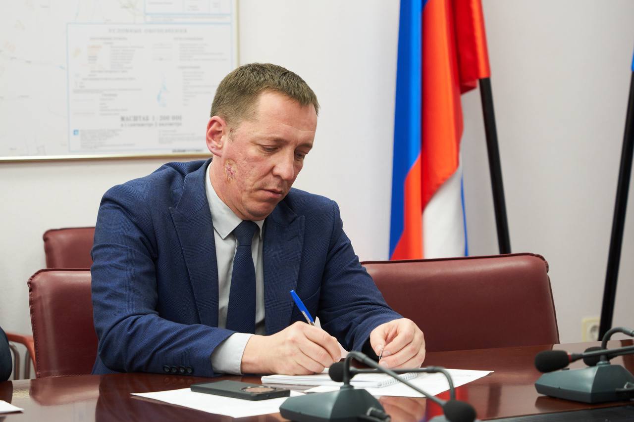 25 ноября в администрации Сызрани состоялась встреча главы города Сергея Володченкова с заместителем начальника Куйбышевской железной дороги по территориальному управлению Владимиром Викулиным 25 ноября в администрации Сызрани состоялась встреча главы города Сергея Володченкова с заместителем начальника Куйбышевской железной дороги по территориальному управлению Владимиром Викулиным