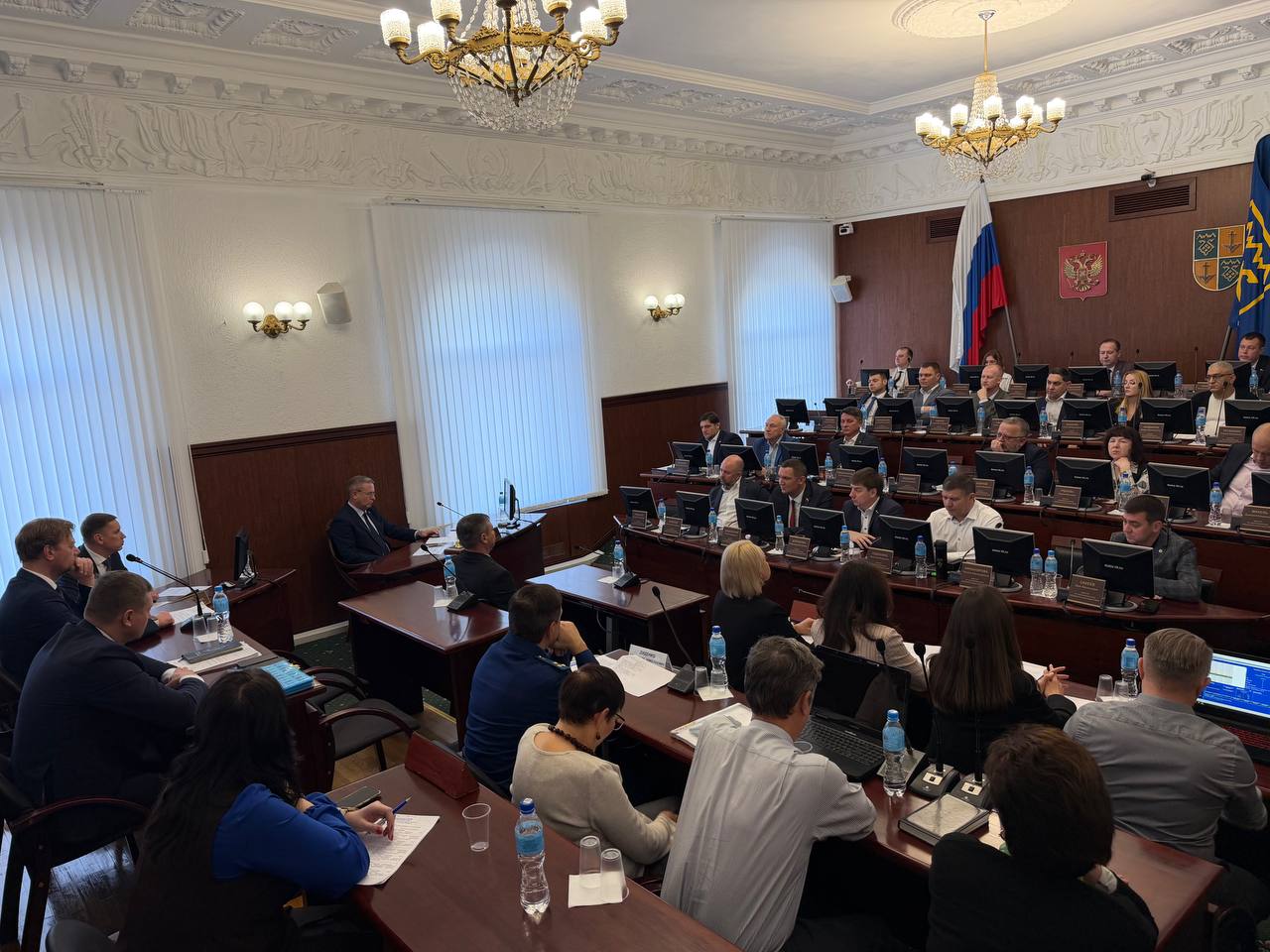 Вопрос создания экопарковок на внутриквартальных и придомовых территориях обсудил Илья Сухих на заседании Думы Тольятти