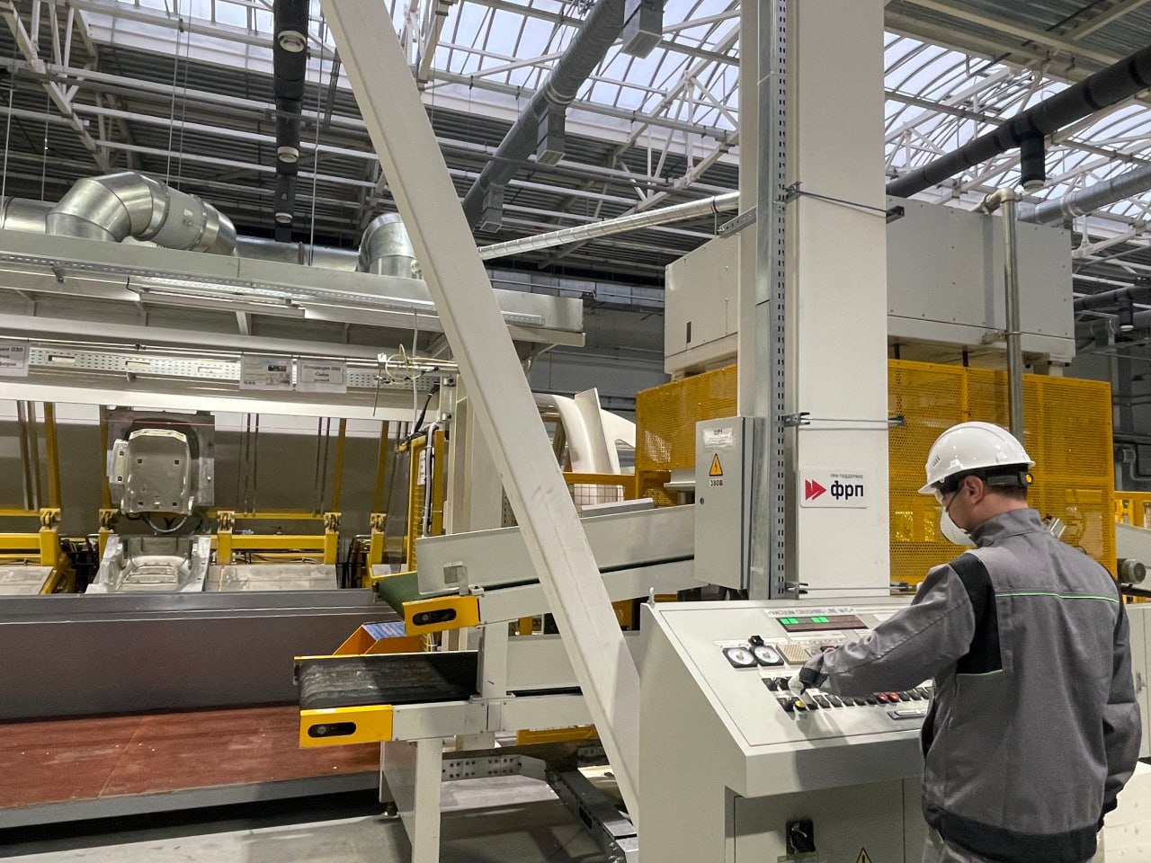 Производство комплектов подушек для сидений автомобилей Lada Vesta и Lada Aura запустили в Самарской области, рассказали РИА Новости в ФРП Производство комплектов подушек для сидений автомобилей Lada Vesta и Lada Aura запустили в Самарской области, рассказали РИА Новости в ФРП