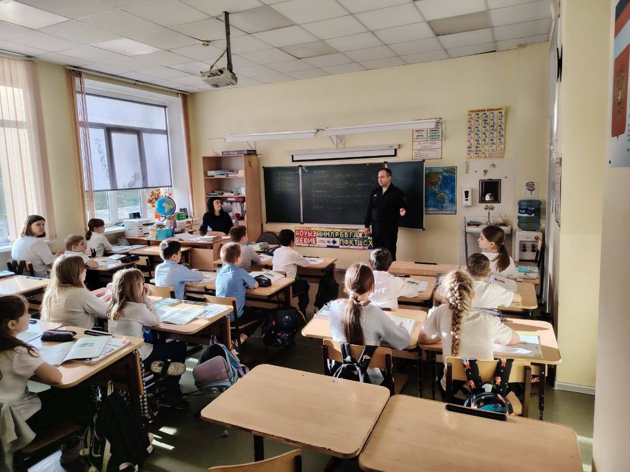 Госавтоинспекторы Самарской области напомнили юным жителям региона Правила дорожного движения