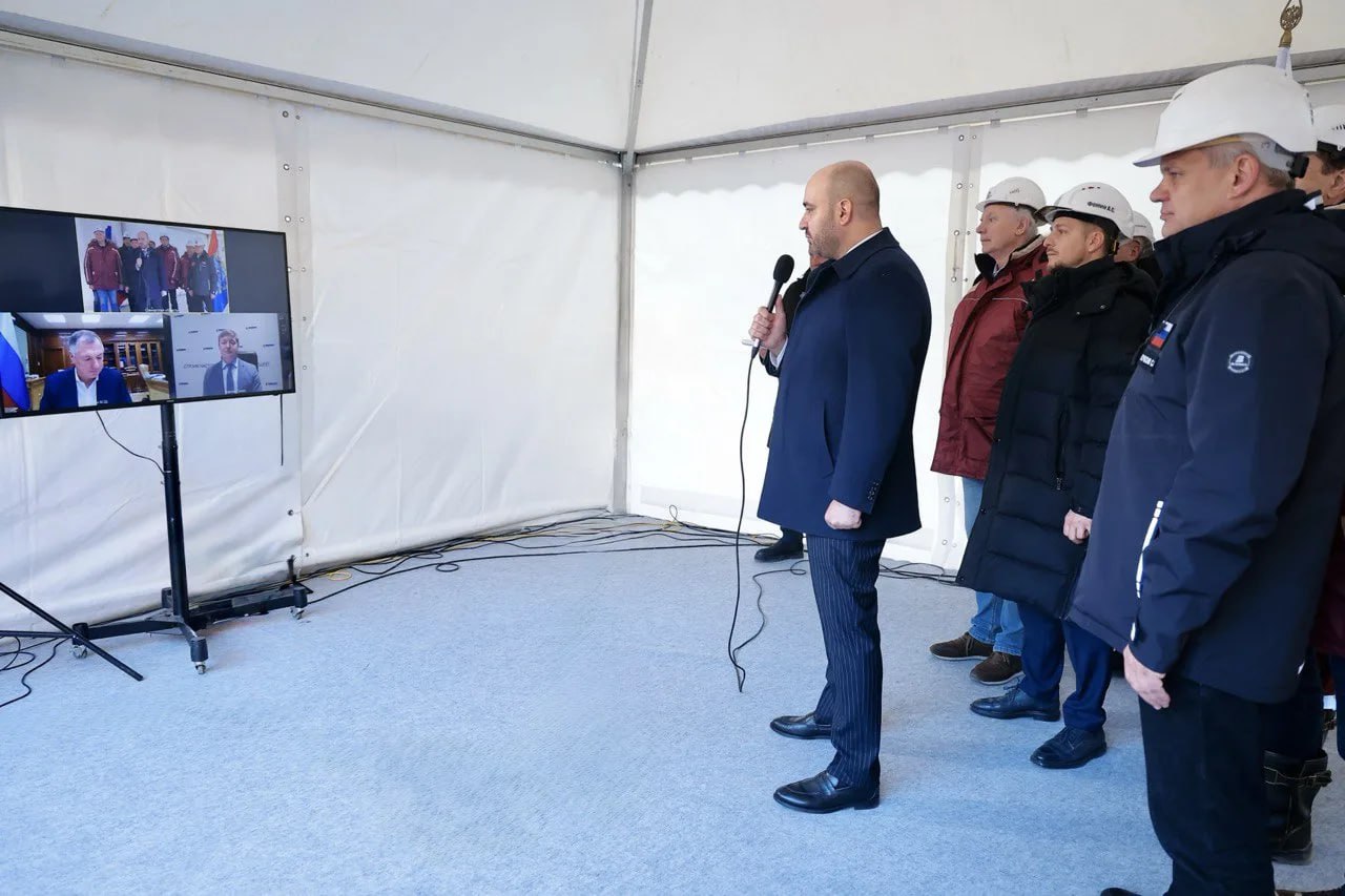 Сегодня завершилась проходка перегонных тоннелей на станции метро «Театральная» Сегодня завершилась проходка перегонных тоннелей на станции метро «Театральная»