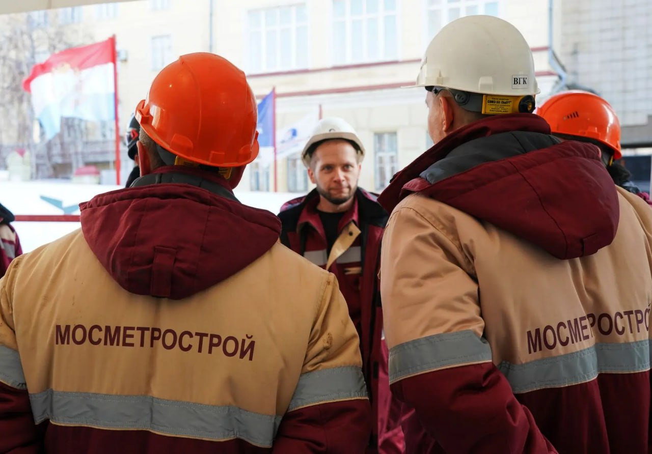 Высокие темпы работ позволили выполнить проходку правого перегонного тоннеля с опережением первоначального графика Высокие темпы работ позволили выполнить проходку правого перегонного тоннеля с опережением первоначального графика