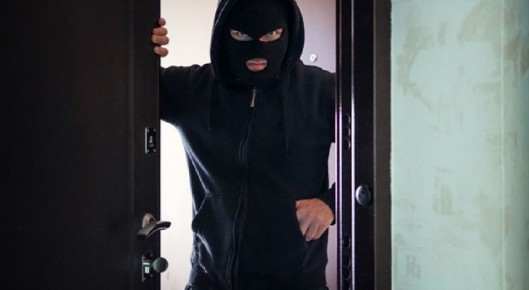 Носители документов о собственности под угрозой: как защитить свою недвижимость от мошенников?