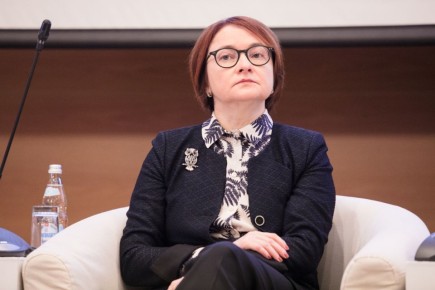 Почему эксперты рекомендуют вывести деньги с депозитов: скрытые риски снижения ставок