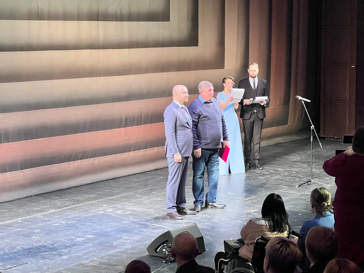 Глава региона Вячеслав Федорищев вручил премии награждения Лауреатов именных премий Губернатора Самарской области и победителей «Абилимпикс» Глава региона Вячеслав Федорищев вручил премии награждения Лауреатов именных премий Губернатора Самарской области и победителей «Абилимпикс»