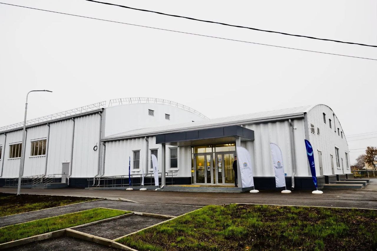 Губернатор Вячеслав Федорищев оценил новый ФОК в Смышляевке