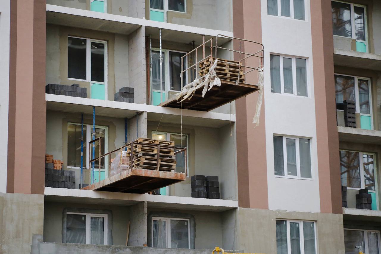 Сегодня, 03.12.2025, первый заместитель прокурора области Игорь Харитонов провел выездное совещание на строительной площадке ЖК «Космолет» Сегодня, 03.12.2025, первый заместитель прокурора области Игорь Харитонов провел выездное совещание на строительной площадке ЖК «Космолет»