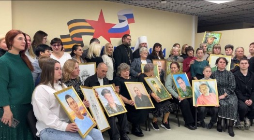 В Самаре почтили память героев СВО на закрытии выставки