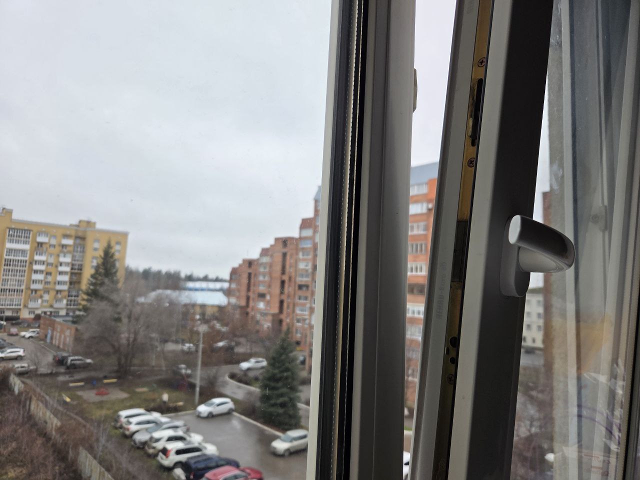 Как часто нужно открывать окна в квартире зимой?