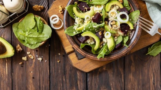 Эта низкокалорийная заправка подойдет любому овощному салату: нужны всего два ингредиента