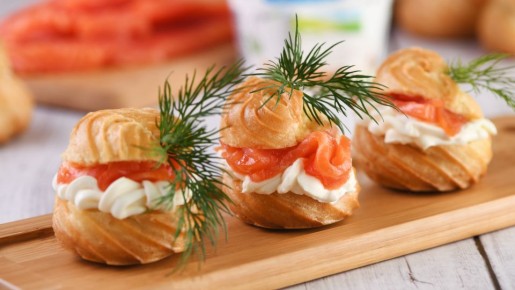 Эти профитроли созданы для закусок с икрой или рыбой: приготовит даже новичок