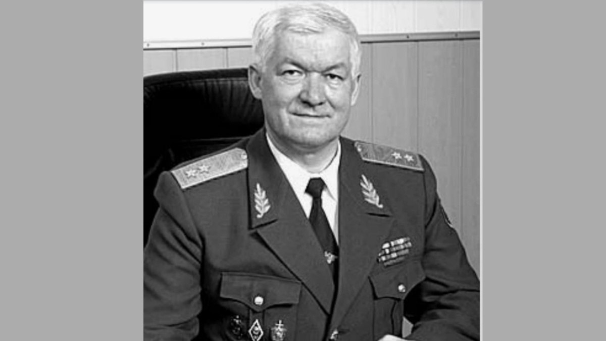 7 декабря на 76-м году жизни скончался генерал-лейтенант, бывший начальник Управления Федеральной службы безопасности РФ по Самарской области Виктор Евтушенко