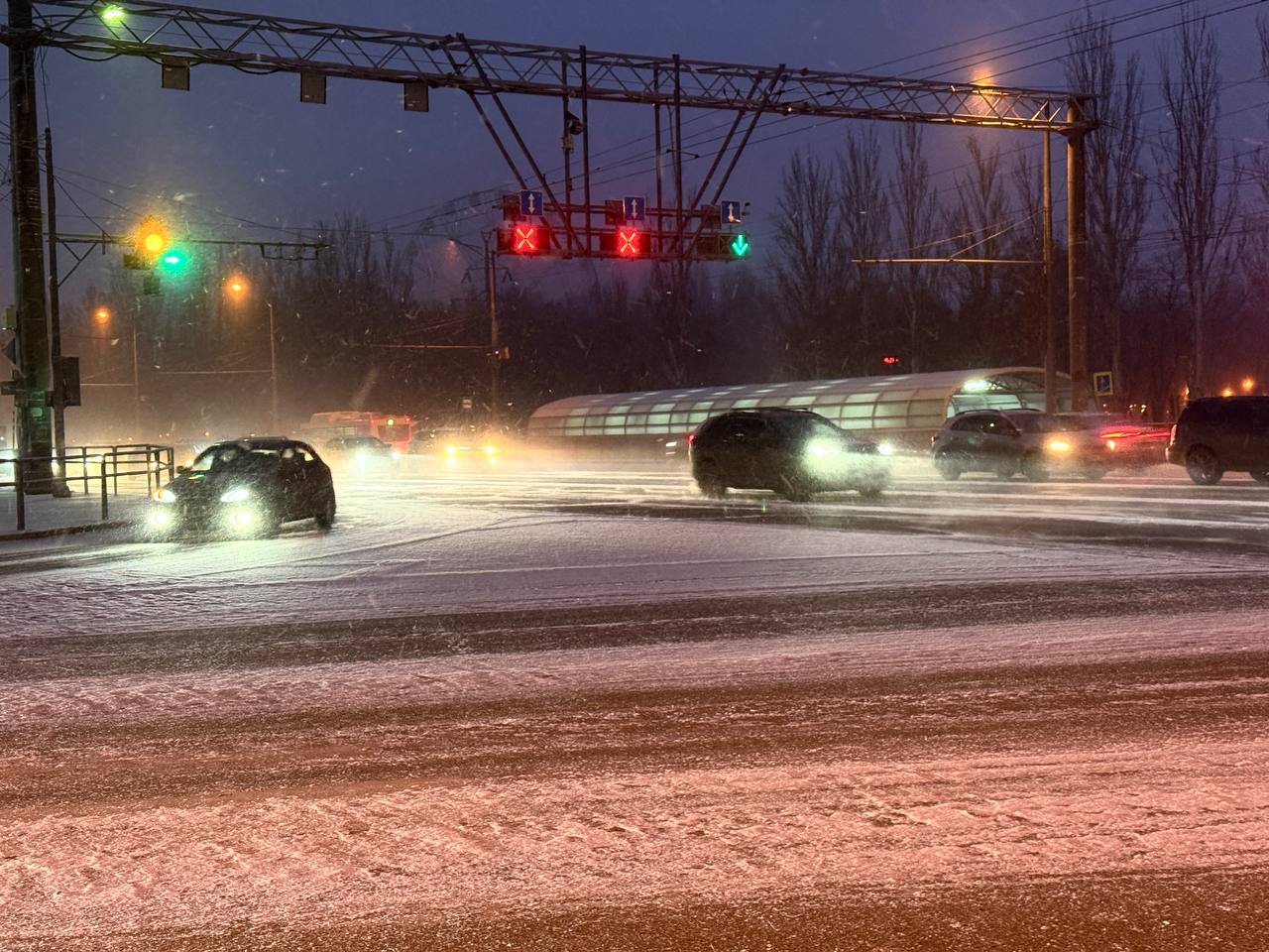 Взгляните на первый снегопад в Самаре глазами нашего режиссера Анастасии Темниковой Взгляните на первый снегопад в Самаре глазами нашего режиссера Анастасии Темниковой