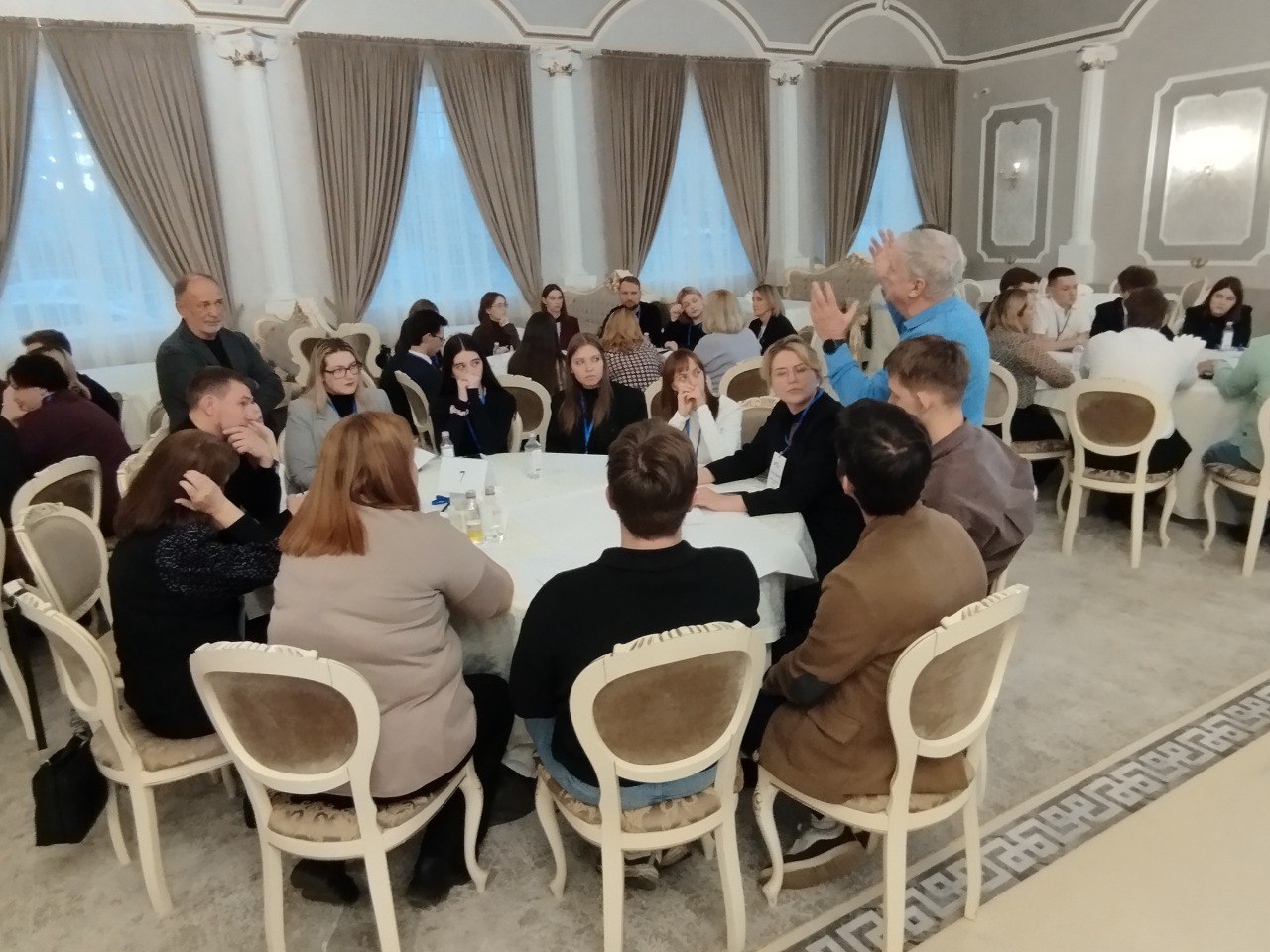 В каком городе мы хотим жить лет через 15 – в 2040 году? Какие проблемы мешают движению вперёд? Что можно начинать делать здесь и сейчас? В каком городе мы хотим жить лет через 15 – в 2040 году? Какие проблемы мешают движению вперёд? Что можно начинать делать здесь и сейчас?