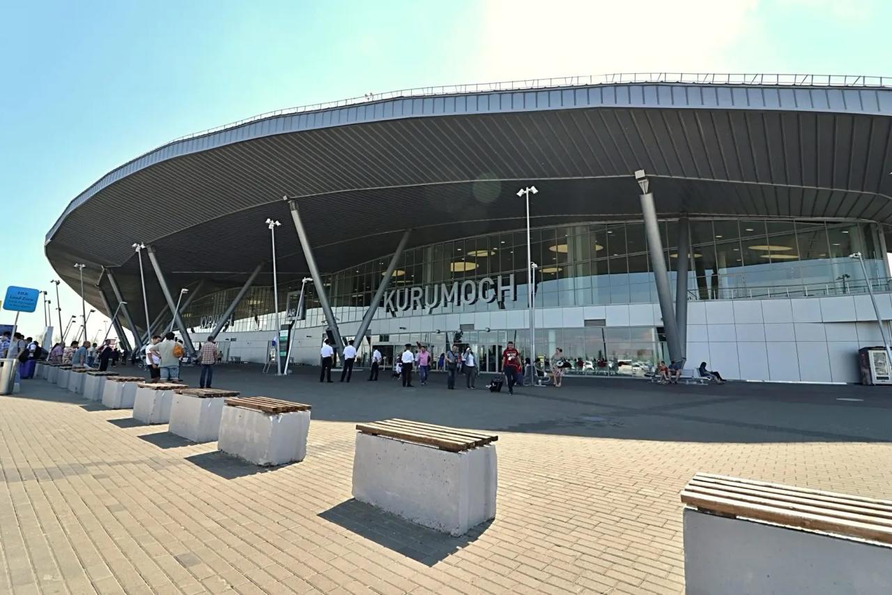 Самарский аэропорт Курумоч принял шесть внеплановых самолетов 11 декабря