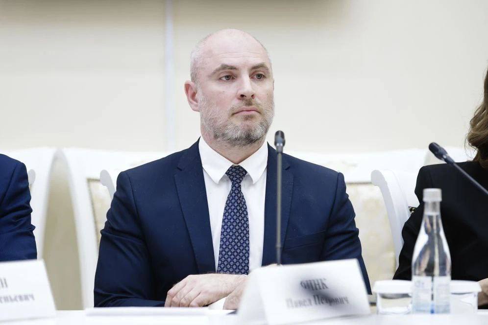 Вячеслав Федорищев провел заседание правительства Самарской области Вячеслав Федорищев провел заседание правительства Самарской области