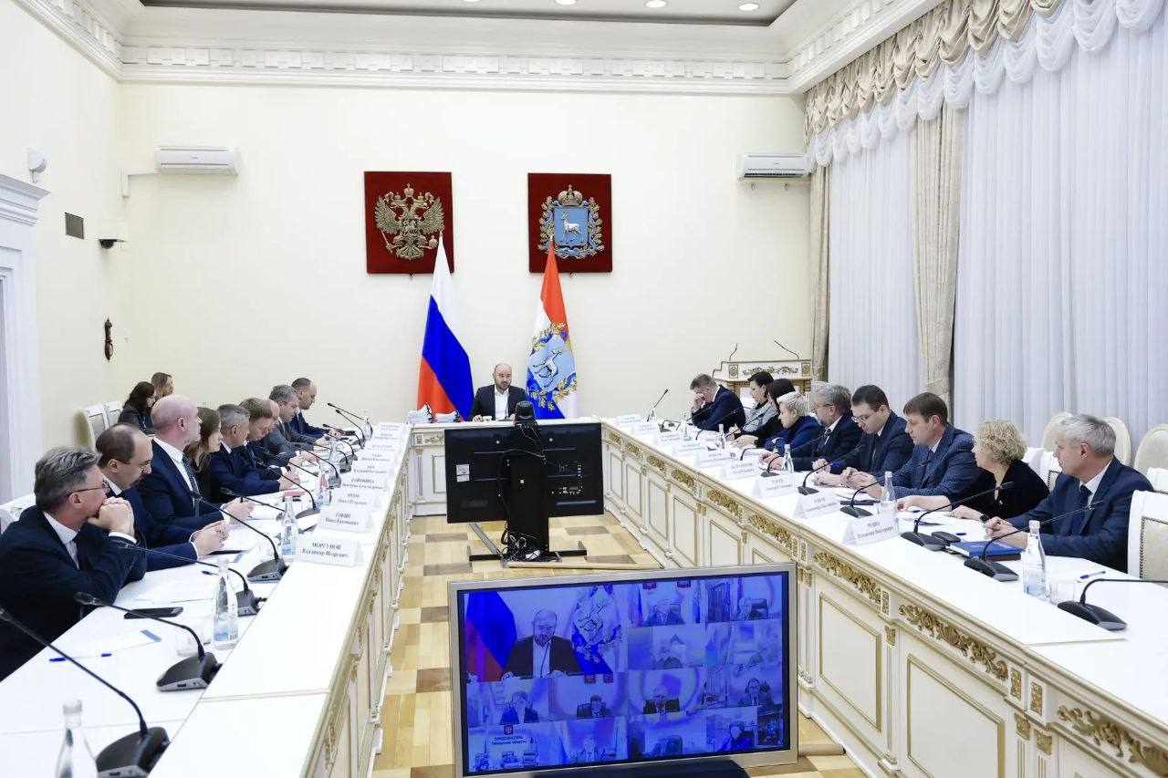 Вячеслав Федорищев провел заседание правительства Самарской области Вячеслав Федорищев провел заседание правительства Самарской области