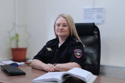 Доброго утра и прекрасного настроения нашим читателям желает Галина Зорева, начальник отдела дознания О МВД России по г. Чапаевску