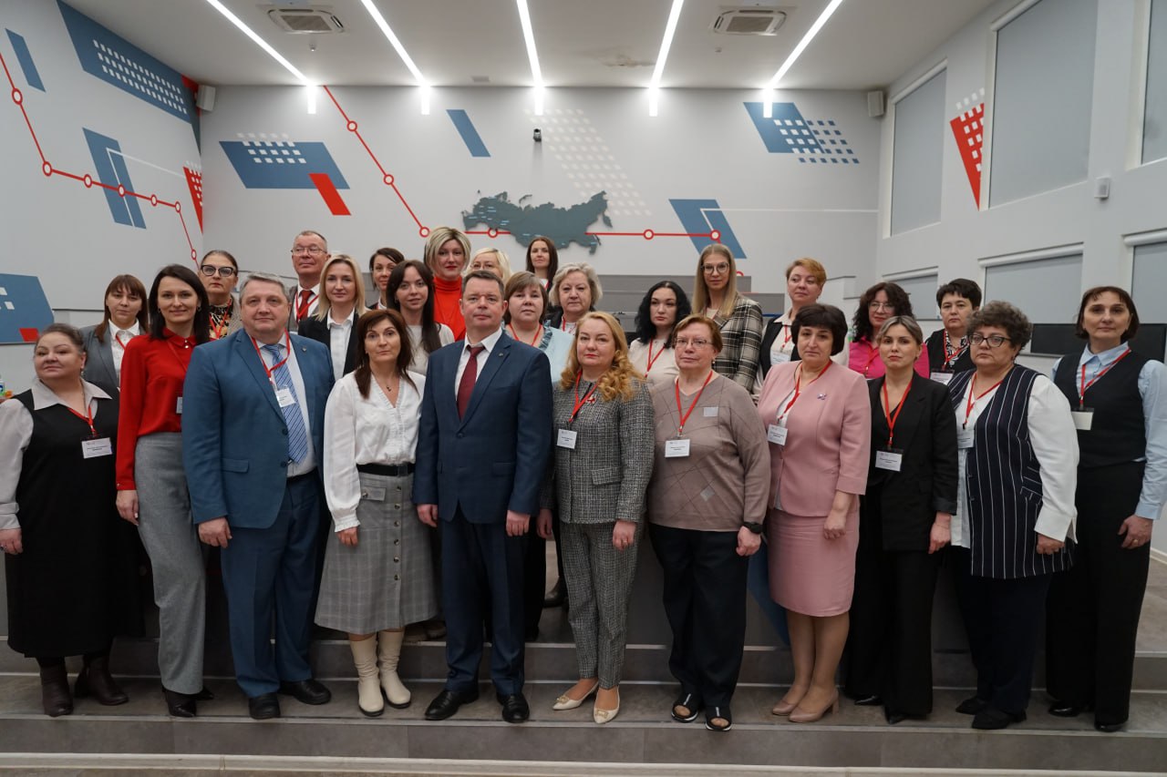 В Приволжском госуниверситете путей сообщения стартовало заседание Уральского, Приволжского и Западно-Сибирского регионального совета профессионального обучения на железнодорожном транспорте В Приволжском госуниверситете путей сообщения стартовало заседание Уральского, Приволжского и Западно-Сибирского регионального совета профессионального обучения на железнодорожном транспорте