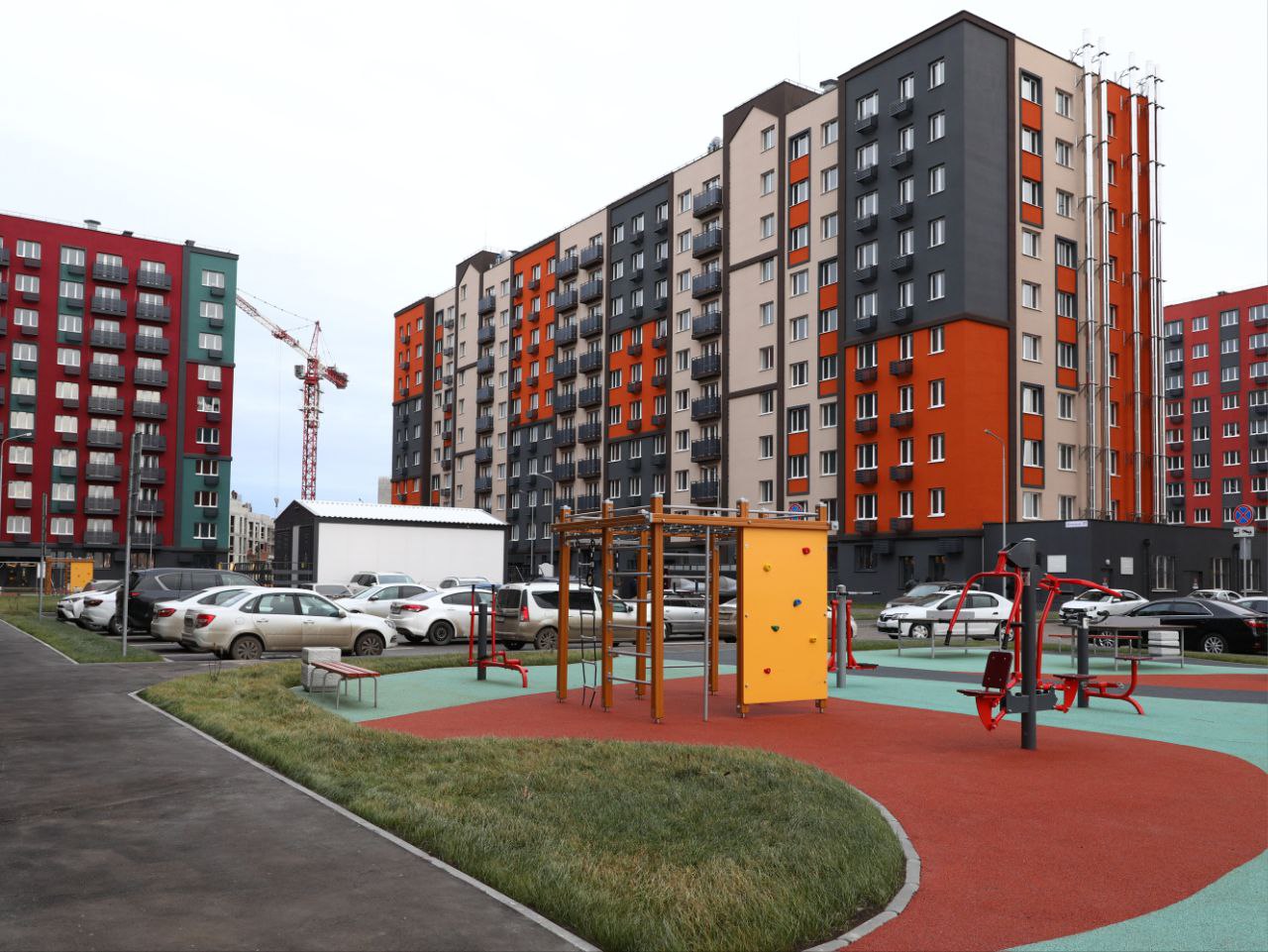 Иван Носков: Сегодня совместно с руководителем следственного управления Следственного комитета Российской Федерации по Самарской области Павлом Олейником вручили ключи детям, оставшимся без попечения родителей, и... Иван Носков: Сегодня совместно с руководителем следственного управления Следственного комитета Российской Федерации по Самарской области Павлом Олейником вручили ключи детям, оставшимся без попечения родителей, и...