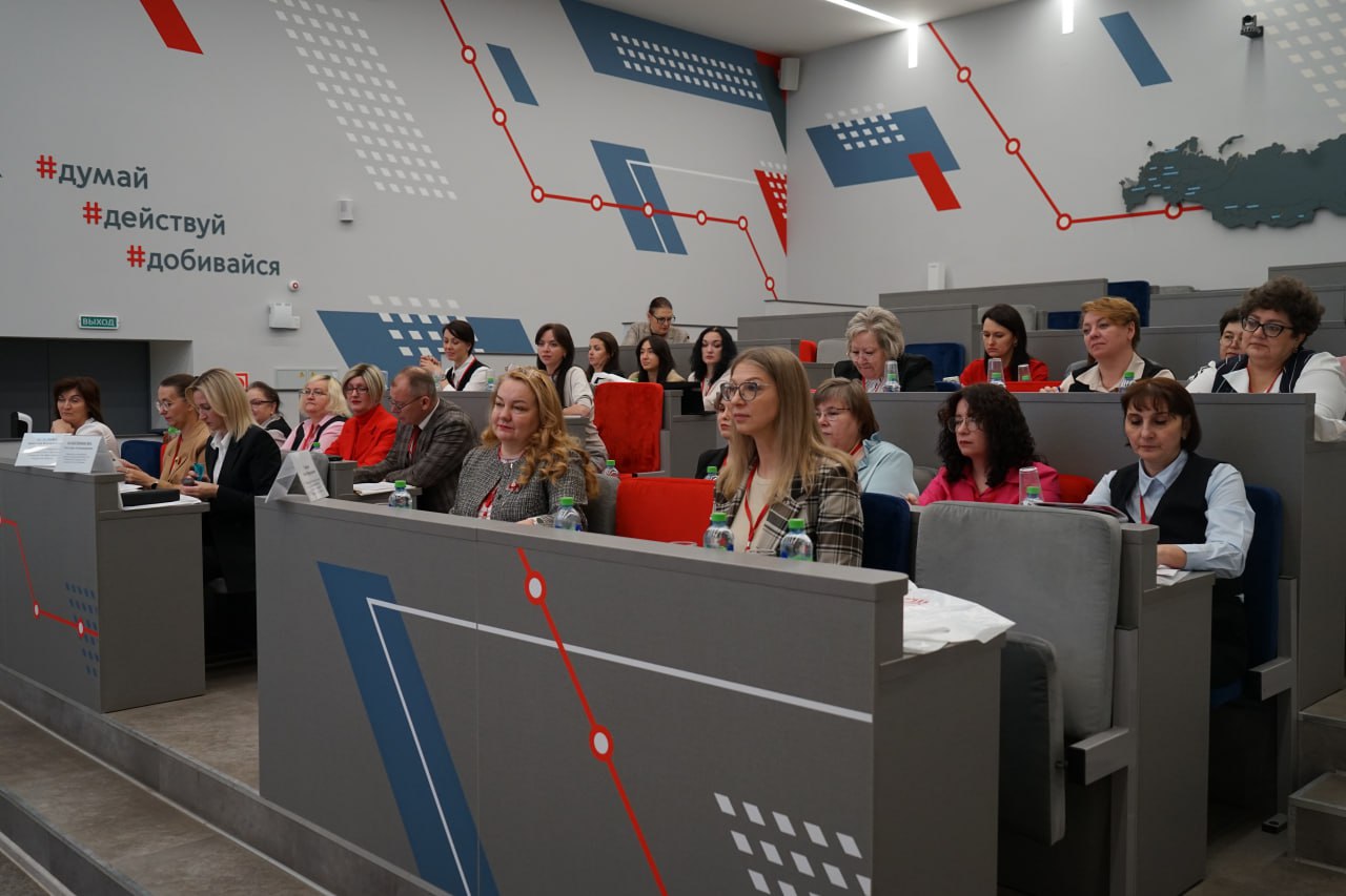 В Приволжском госуниверситете путей сообщения стартовало заседание Уральского, Приволжского и Западно-Сибирского регионального совета профессионального обучения на железнодорожном транспорте