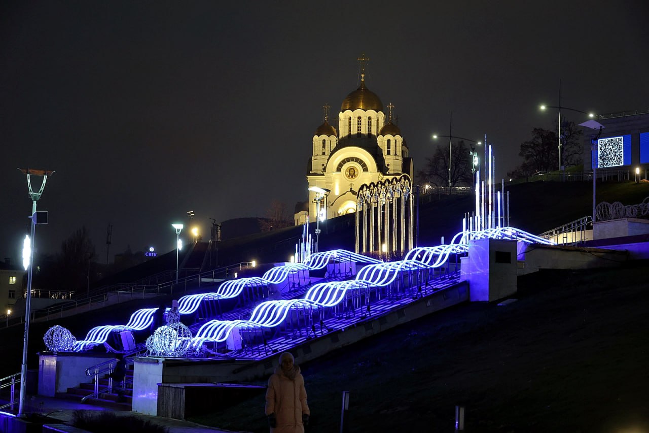 Более 1700 световых конструкций уже украсили Самару к Новому году Более 1700 световых конструкций уже украсили Самару к Новому году