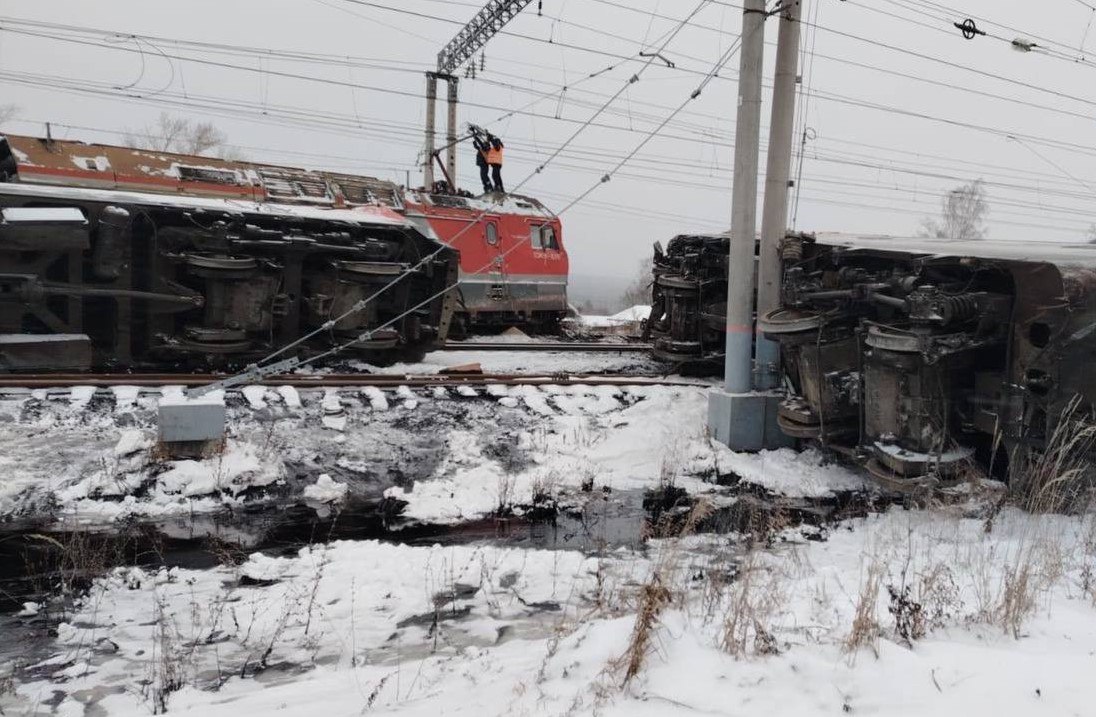 1 Два поезда столкнулись на станции Чаис под Пензой