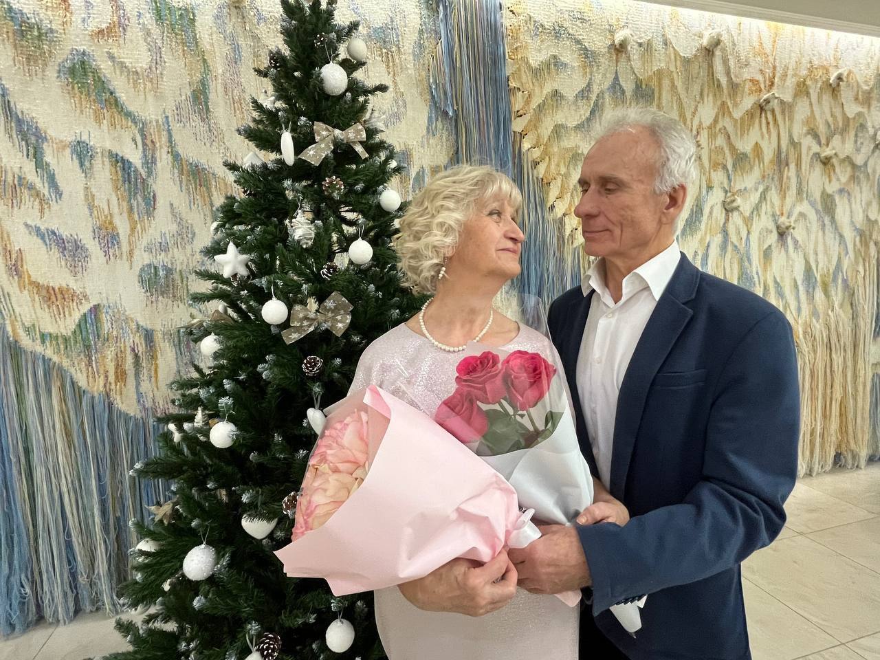 Во Дворце бракосочетания г.о. Тольятти прошла трогательная церемония «Семейное долголетие» Во Дворце бракосочетания г.о. Тольятти прошла трогательная церемония «Семейное долголетие»