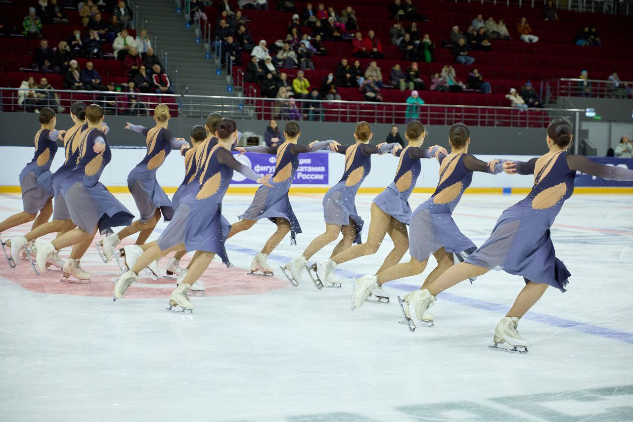 В Самаре завершились соревнования по синхронному фигурному катанию В Самаре завершились соревнования по синхронному фигурному катанию