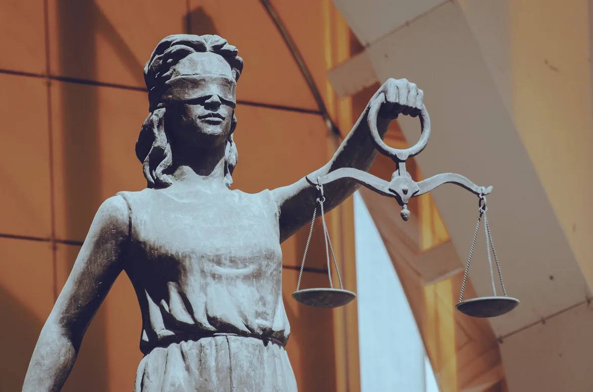 Самарский чиновник мог уехать из РФ после обвинений губернатора Федорищева