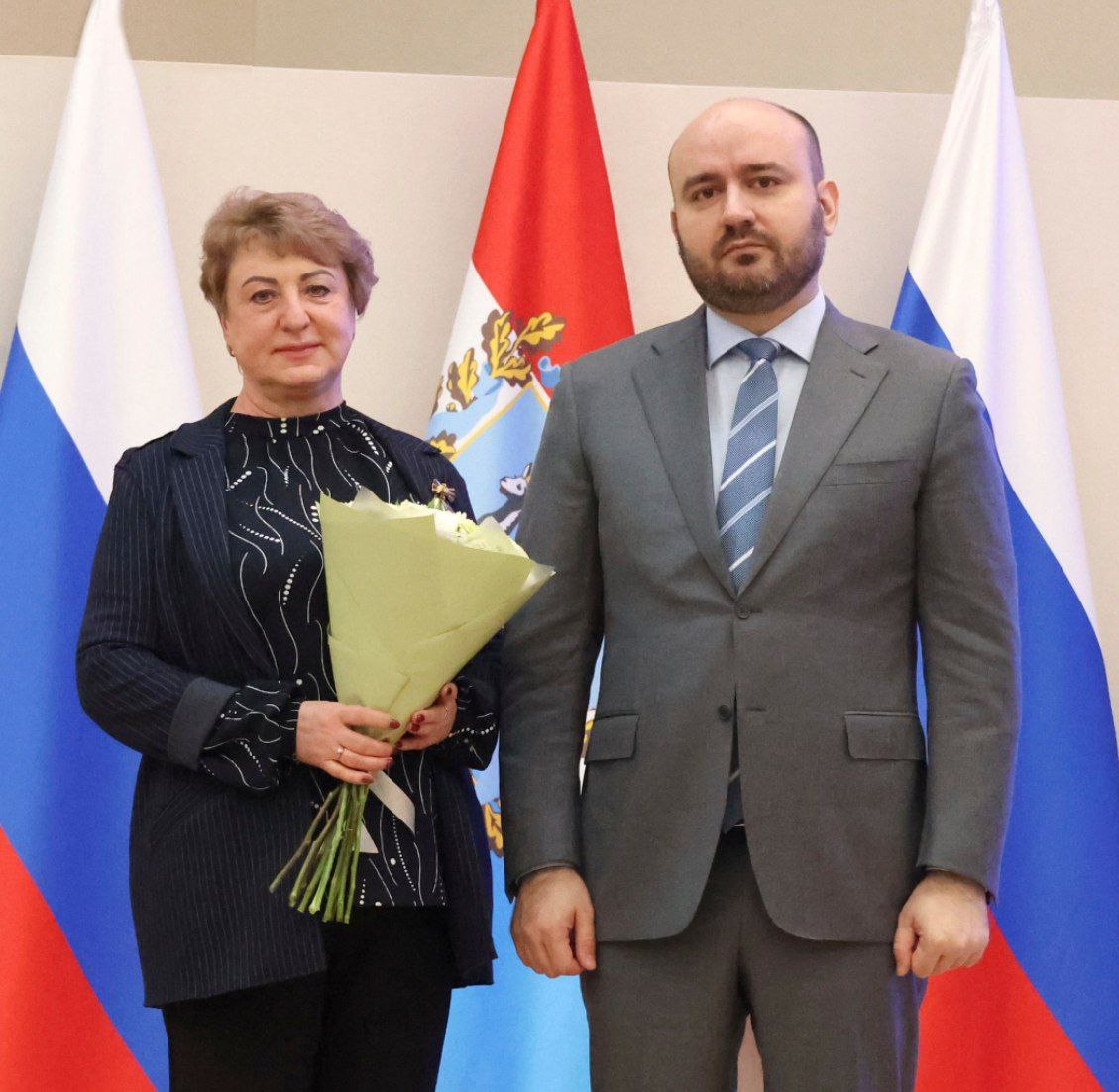 Вячеслав Федорищев вручил государственные награды сызранцам, которые добились выдающихся успехов в работе, внесли значительный вклад в развитие и процветание региона и страны Вячеслав Федорищев вручил государственные награды сызранцам, которые добились выдающихся успехов в работе, внесли значительный вклад в развитие и процветание региона и страны