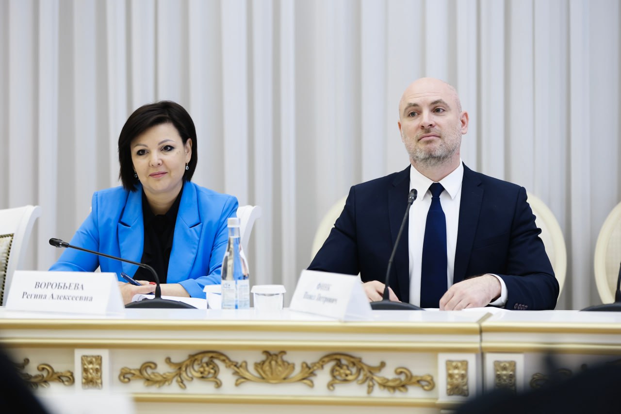 С коллегами из областного правительства во главе с губернатором Вячеславом Андреевичем Федорищевым провели встречу с выпускниками первого потока региональной программы «СВОё Дело. Самарская область» С коллегами из областного правительства во главе с губернатором Вячеславом Андреевичем Федорищевым провели встречу с выпускниками первого потока региональной программы «СВОё Дело. Самарская область»