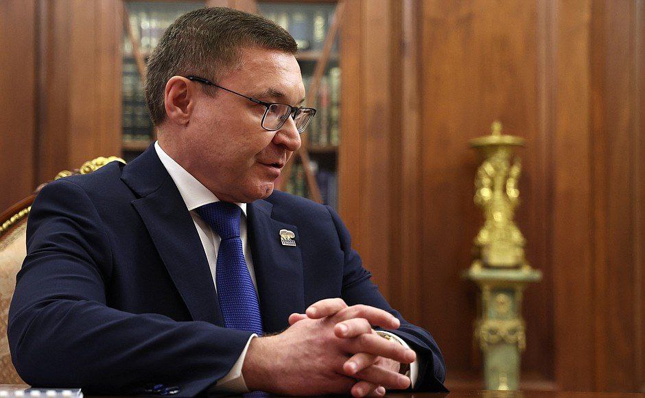 Президент России Владимир Путин провел встречу с секретарем Генсовета партии «Единая Россия» Владимиром Якушевым Президент России Владимир Путин провел встречу с секретарем Генсовета партии «Единая Россия» Владимиром Якушевым