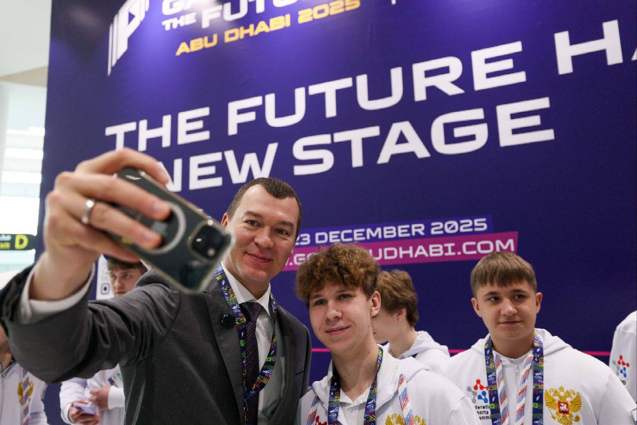 Михаил Дегтярёв: На площадке «Игр будущего» в Абу-Даби вместе с вице-премьером Татьяной Голиковой пообщался с нашими ребятами - победителями Кубка технологических видов спорта, который прошел в ноябре в Москве Михаил Дегтярёв: На площадке «Игр будущего» в Абу-Даби вместе с вице-премьером Татьяной Голиковой пообщался с нашими ребятами - победителями Кубка технологических видов спорта, который прошел в ноябре в Москве