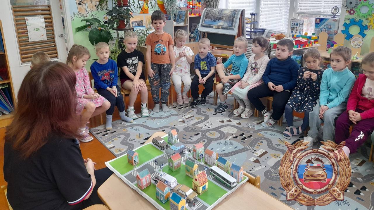 Сотрудники Госавтоинспекции г. Жигулевска провели профилактическую беседу с воспитанниками детского сада «Красная шапочка»