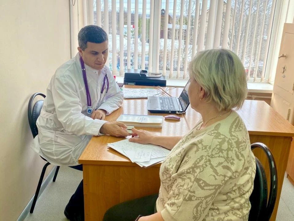 Благодаря региональным мерам поддержки в Сызранскую больницу удалось привлечь 29 врачей из других субъектов по ключевым специальностям: терапевтов, педиатров, хирургов, неврологов Благодаря региональным мерам поддержки в Сызранскую больницу удалось привлечь 29 врачей из других субъектов по ключевым специальностям: терапевтов, педиатров, хирургов, неврологов