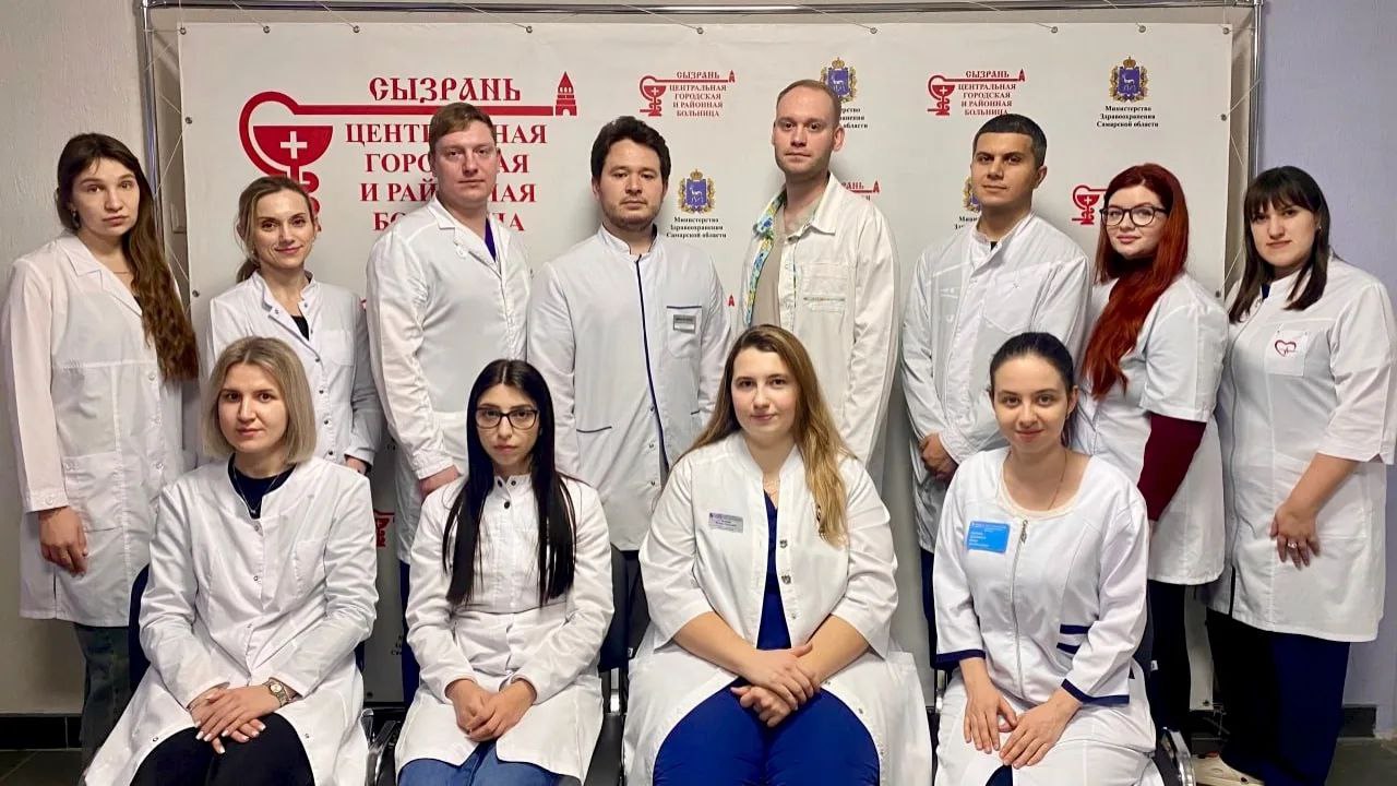 Благодаря региональным мерам поддержки в Сызранскую больницу удалось привлечь 29 врачей из других субъектов по ключевым специальностям: терапевтов, педиатров, хирургов, неврологов