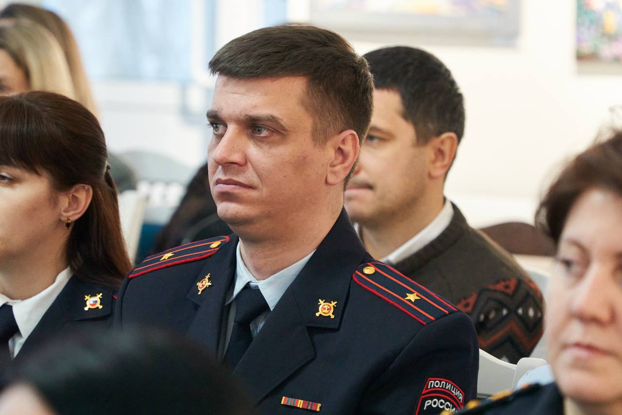 В декабре мы традиционно чествуем тех, кто посвятил свою жизнь служению Закону и справедливости, защите прав и свобод граждан В декабре мы традиционно чествуем тех, кто посвятил свою жизнь служению Закону и справедливости, защите прав и свобод граждан