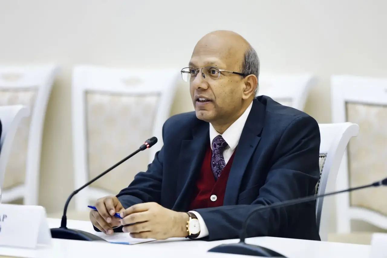 Вячеслав Федорищев провел. рабочую встречу с Чрезвычайным и Полномочным Послом Республики Индия в Российской Федерации Винаем Кумаром Вячеслав Федорищев провел. рабочую встречу с Чрезвычайным и Полномочным Послом Республики Индия в Российской Федерации Винаем Кумаром