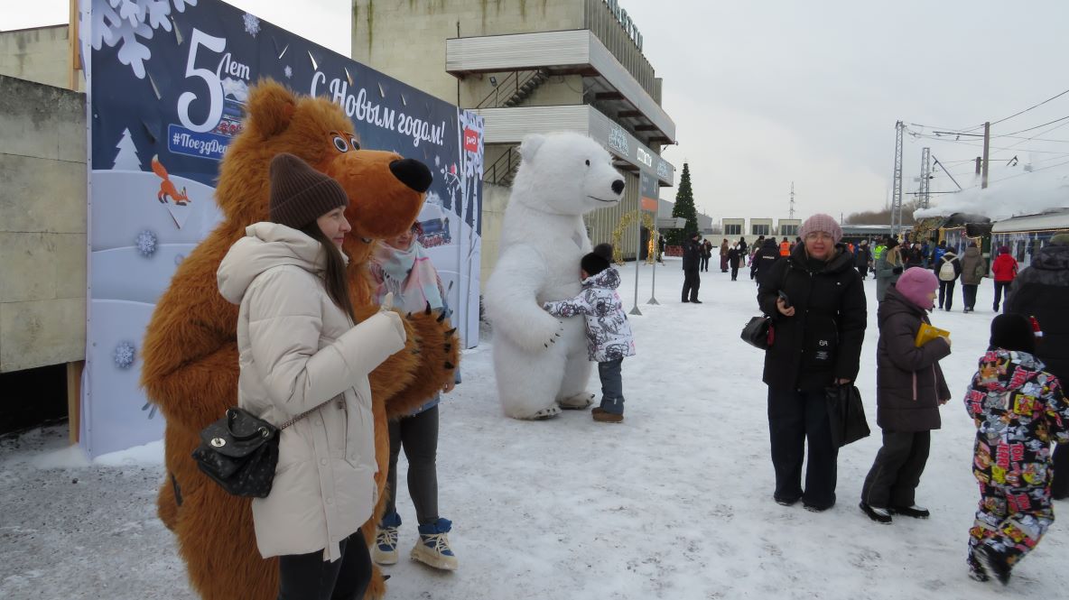 В Тольятти сотрудники транспортной полиции обеспечили безопасное проведение праздничных мероприятий В Тольятти сотрудники транспортной полиции обеспечили безопасное проведение праздничных мероприятий